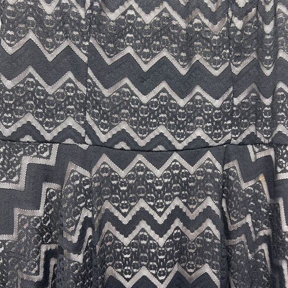 Candie's Black Tan Chevron Lace Sleeveless Dress Mini Striped Keyhole Medium - Picture 7 of 11